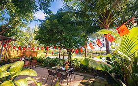 Laoxao Lakeview Homestay